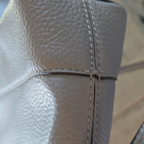 Kate Spade Light Gray Hanna Southport Avenue Crossbody Pebble Leather Bag - Picture 16 of 17